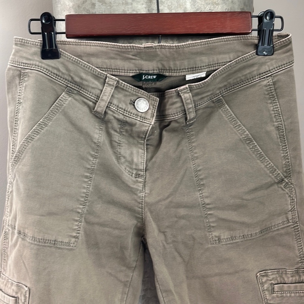 J crew city fit green skinny cargo pants. Size 2